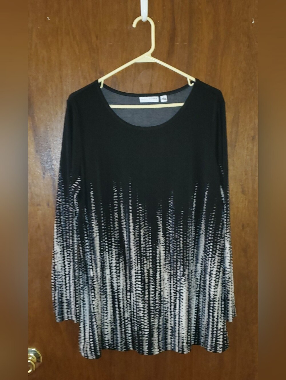 NWOT Susan Graver Liquid Knit Border Print Tunic Top Sz Large